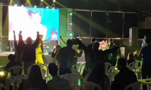 VEJA ▶️ | Na Copa Porto Belo Hall, evento reúne torcedores para assistir primeiro jogo do Brasil