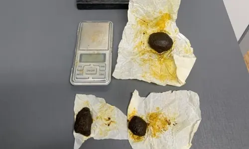 Esquema de tráfico de drogas é desmantelado e suspeito é preso após denúncia anônima