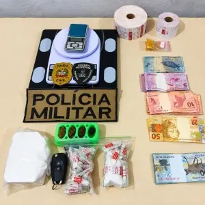 Quase 500g de cocaína e R$ 5,8 mil apreendidos em operação policial