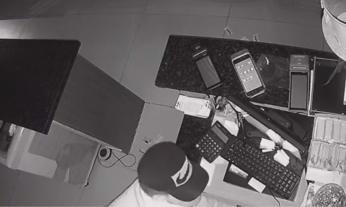 Homem arromba pastelaria e furta dinheiro, bebidas e equipamento durante a madrugada