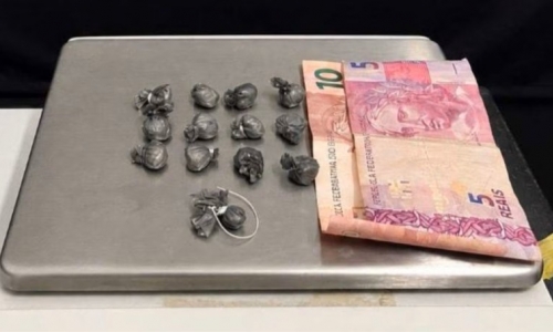 Dois adolescentes são apreendidos com cocaína fracionada para venda