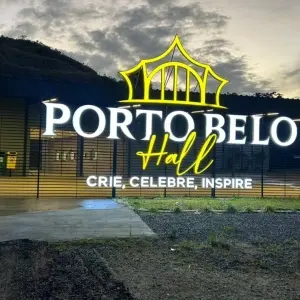 VÍDEO ▶️ | Humor e futebol marcam noite especial no Porto Belo Hall