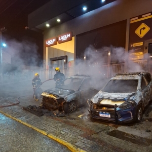 Incêndio criminoso destrói viatura da Guarda Municipal em Bombinhas 