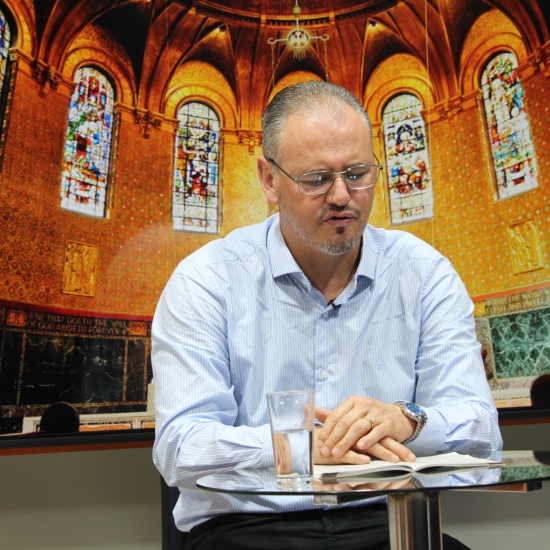 Padre Elizandro Scarsi encerra a semana com bênçãos e mensagem de esperança nesta sexta-feira,19 de junho