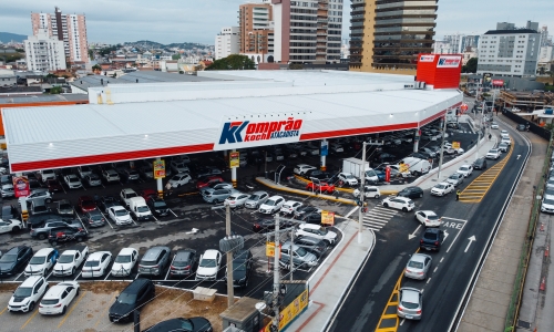 VEJA AS FOTOS | Inauguração do Komprão em São José atrai grande público e movimenta a região