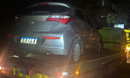 Quatro homens assaltam motorista de aplicativo e o abandonam em estrada de chão em Nova Trento