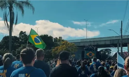ASSISTA ▶️ | Marcha para Jesus reúne fiéis em Tijucas em momento de fé e união