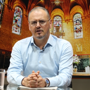 Mensagens de fé e oração com Padre Elizandro para sua terça-feira, 23 de junho