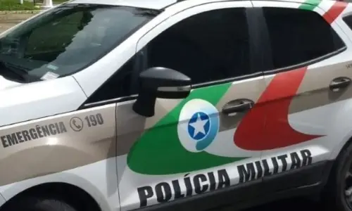 Homem com mandado por tráfico de drogas é preso durante abordagem policial