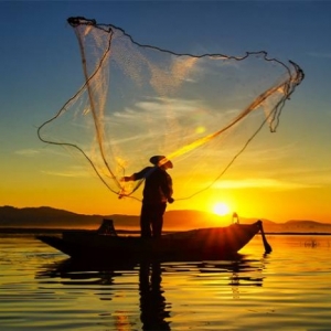 Semana do Pescador de Tijucas tem desfile no Rio Tijucas e ações de preservação ambiental 