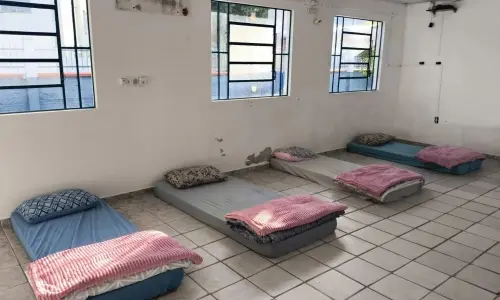 Frente fria liga alerta e abrigo noturno para pessoas em situação de rua é acionado