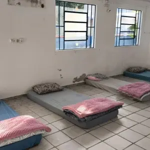 Frente fria liga alerta e abrigo noturno para pessoas em situação de rua é acionado