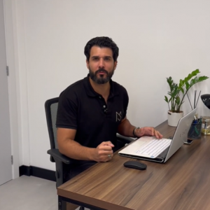 Minuto Fisio | Trabalha sentado? Faça esses 3 exercícios todos os dias