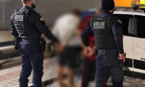 Tentativa de fuga termina em prisão e apreensão de mais de 9 Kg de droga