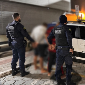 Tentativa de fuga termina em prisão e apreensão de mais de 9 Kg de droga