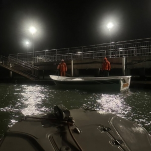 Pescadores ficam à deriva após motor afundar em área marítima de Bombinhas