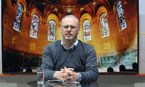 Padre Elizandro Scarsi compartilha bênçãos e uma palavra de esperança nesta segunda-feira, 29 de junho