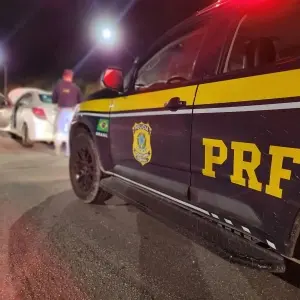 Sequência de colisões e atropelamento tem desfecho fatal na BR-101