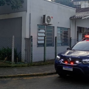 Morador agride motoboy pensando se tratar de servidor do SAMAE