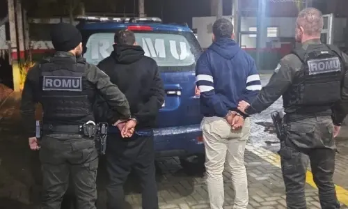 Passageiros de ônibus distintos são identificados como foragidos da Justiça