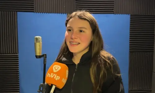 VEJA ▶️ | Jovem cantora representa Tijucas no Santa Catarina Canta