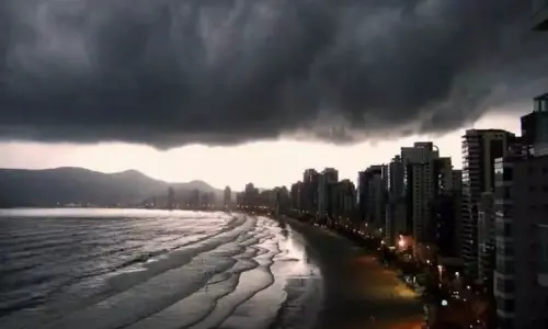 Chuva intensa, raios e alagamentos ameaçam cidades da região nesta manhã