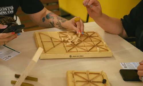 ASSISTA ▶️ | Encontros Brincantes leva jogos adaptados para pessoas com deficiência visual em Tijucas