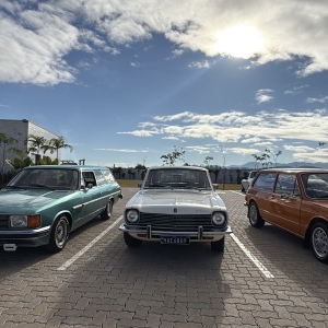 Feira reúne empreendedores locais e expõe carros antigos em Tijucas neste sábado