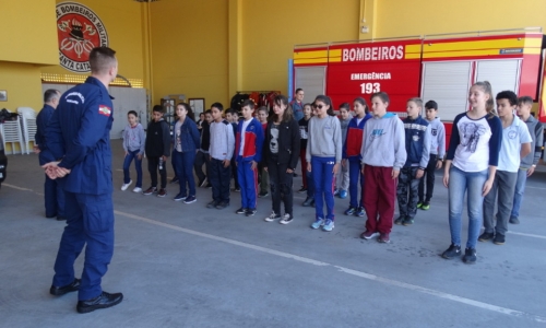 Programa Bombeiro Mirim chega a todas as escolas de Porto Belo e forma turma recorde em julho
