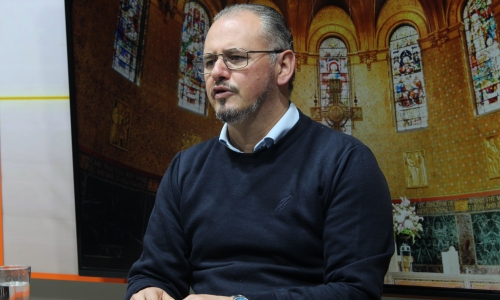 Padre Elizandro Scarsi encerra a semana com bênçãos e mensagem de esperança nesta sexta-feira, 03 de julho