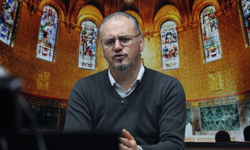 Padre Elizandro Scarsi compartilha bênçãos e uma palavra de esperança nesta segunda-feira, 06 de julho