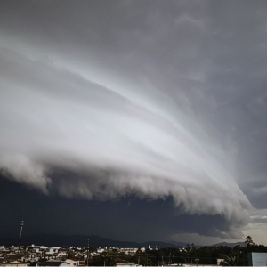Frente fria avança por SC e anuncia semana de frio intenso e risco de geadas