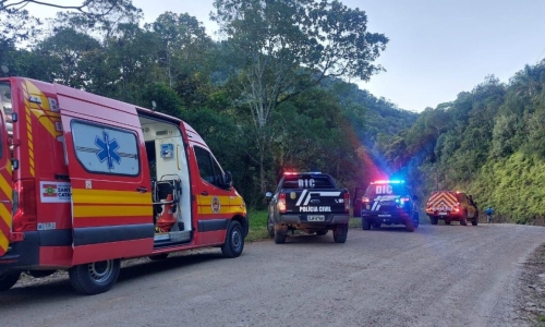 Idosa sequestrada em Biguaçu é resgatada de ribanceira após suspeito confessar crime