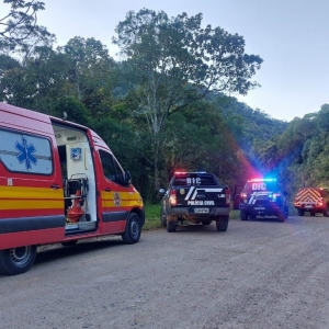 Idosa sequestrada em Biguaçu é resgatada de ribanceira após suspeito confessar crime