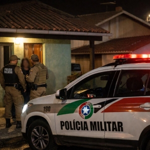 Medida protetiva descumprida termina em prisão por violência doméstica