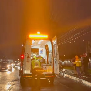 Motociclista morre após bater em poste na madrugada em Porto Belo