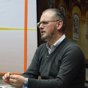 Padre Elizandro Scarsi encerra a semana com bênçãos e mensagem de esperança nesta sexta-feira, 10 de julho