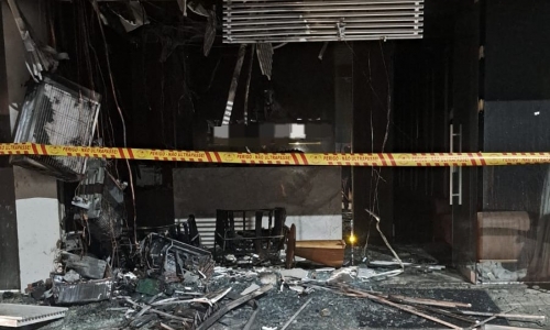 Incêndio em escritório mobiliza bombeiros e levanta suspeita de ação criminosa