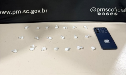 COCAÍNA, PIX E CELULAR LOTADO DE MENSAGENS | Esquema de tráfico de drogas é desarticulado em Itapema