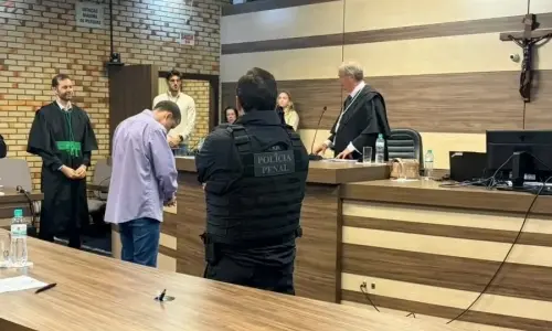 Júri condena a 12 anos de prisão homem que tentou matar idoso a socos e pisões