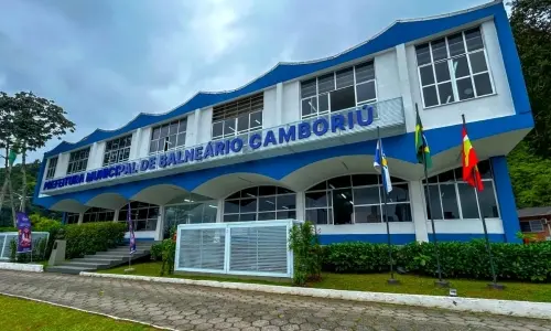 Gestão Pavan aciona controladoria e suspende servidora após operação mirar contratos em BC