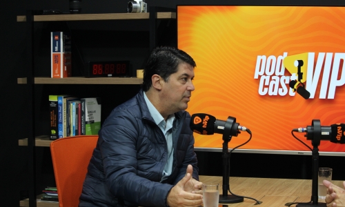 Emerson Stein relembra trajetória política e transformação de Porto Belo no Podcast Vip