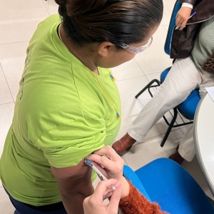 Vacinação extramuros aplica 873 doses contra a gripe em empresa de Tijucas