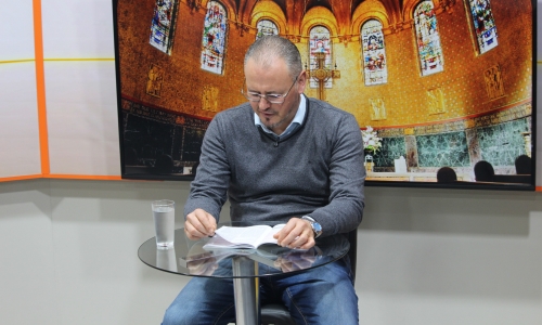 Padre Elizandro Scarsi encerra a semana com bênçãos e mensagem de esperança nesta sexta-feira, 17 de julho