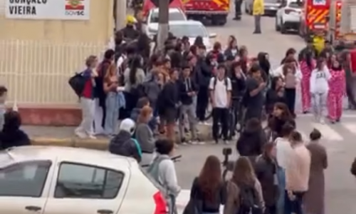 Escola estadual é evacuada após princípio de incêndio em depósito