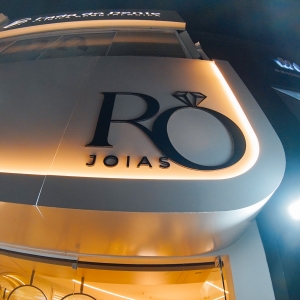 FOTOS NO AR | Rô Joias reinaugura em novo endereço e apresenta espaço mais moderno em Tijucas