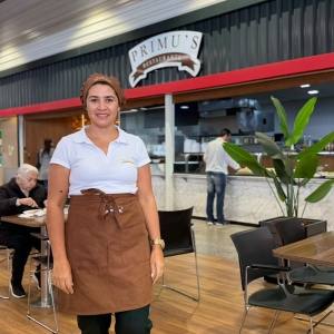 Com churrasco preparado na hora e buffet variado, restaurante atrai clientes em Tijucas