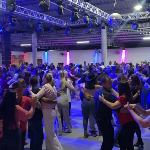 ASSISTA ▶️ | Domingueira Show reúne grande público em mais uma edição em Tijucas
