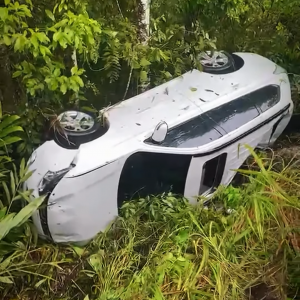 Criança e casal são resgatados após capotamento em rodovia de Nova Trento