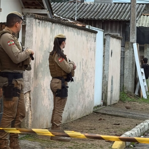 Tiros são registrados durante operação policial na Rua Navegantes em Tijucas